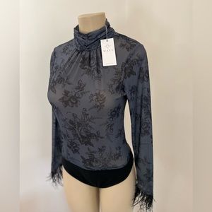WAYF Cuff Turtleneck Bodysuit Gray Color Size Medium